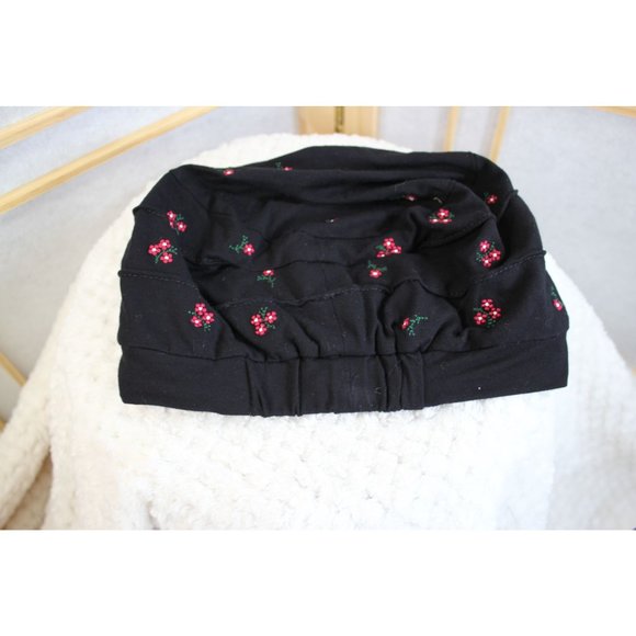 Cardani/OSFM/Beanie/Black with red flowers - Picture 6 of 7